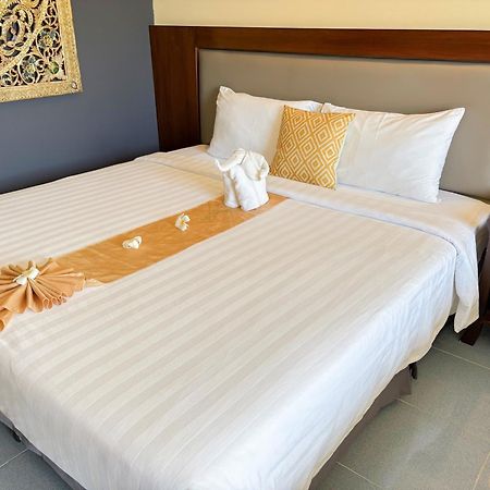 Blue Beach Grand Resort And Spa In Chalong Phuket By Dayuu Ban Saiyuan 外观 照片
