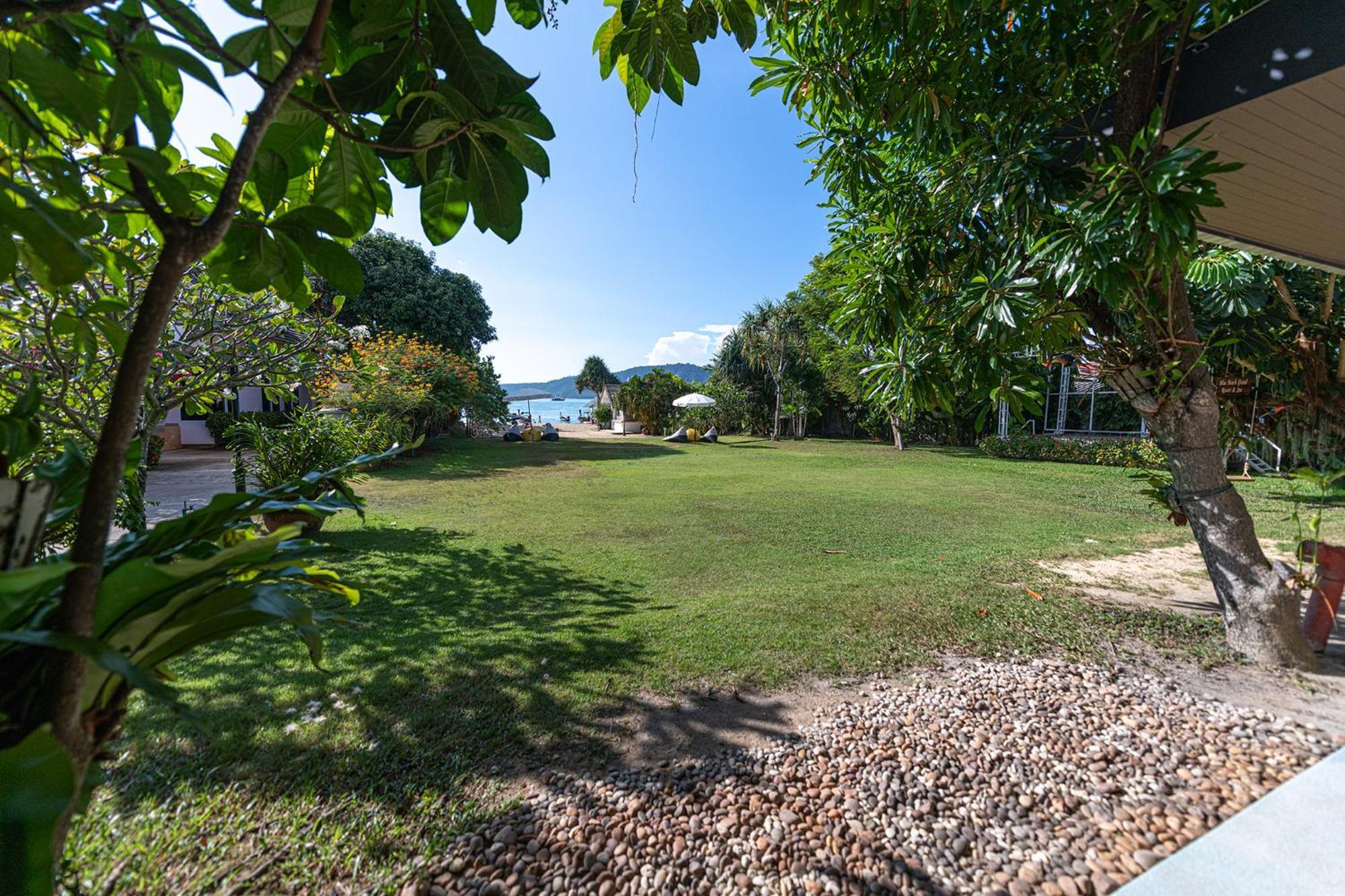Blue Beach Grand Resort And Spa In Chalong Phuket By Dayuu Ban Saiyuan 外观 照片