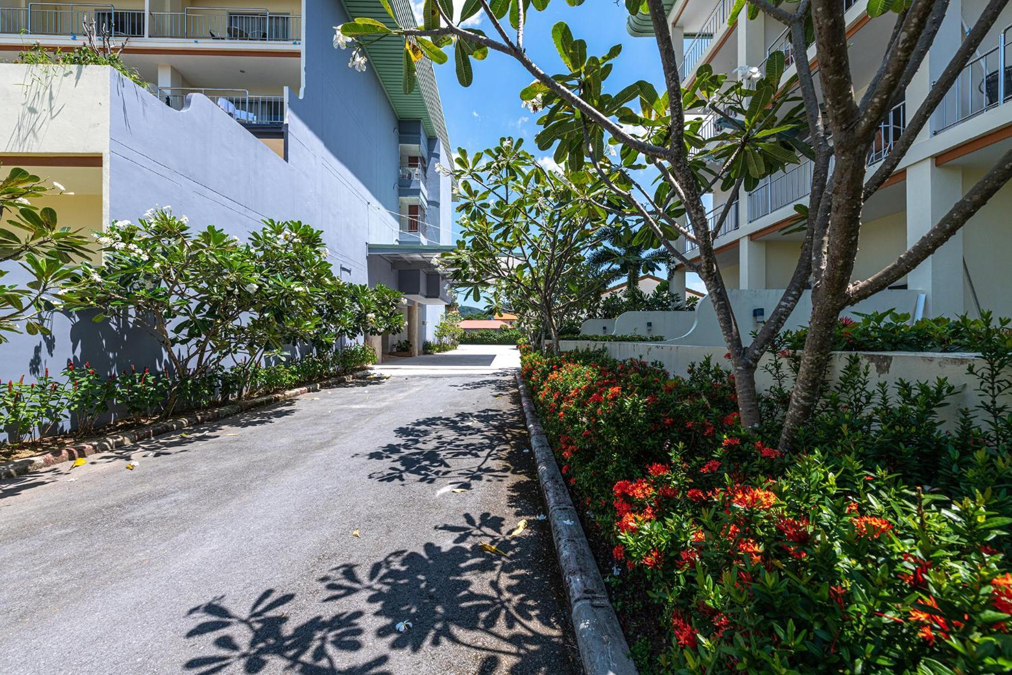 Blue Beach Grand Resort And Spa In Chalong Phuket By Dayuu Ban Saiyuan 外观 照片