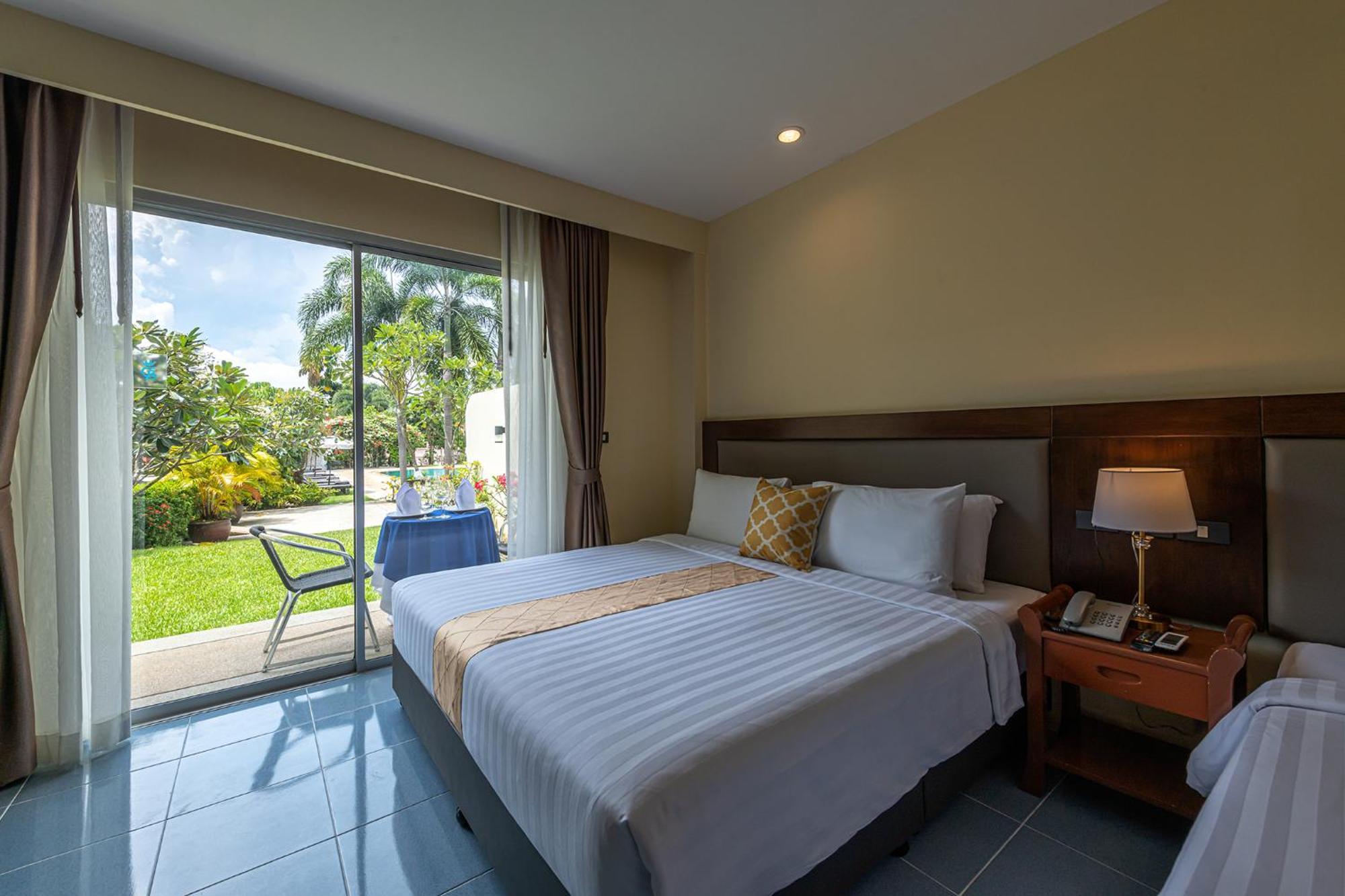 Blue Beach Grand Resort And Spa In Chalong Phuket By Dayuu Ban Saiyuan 外观 照片