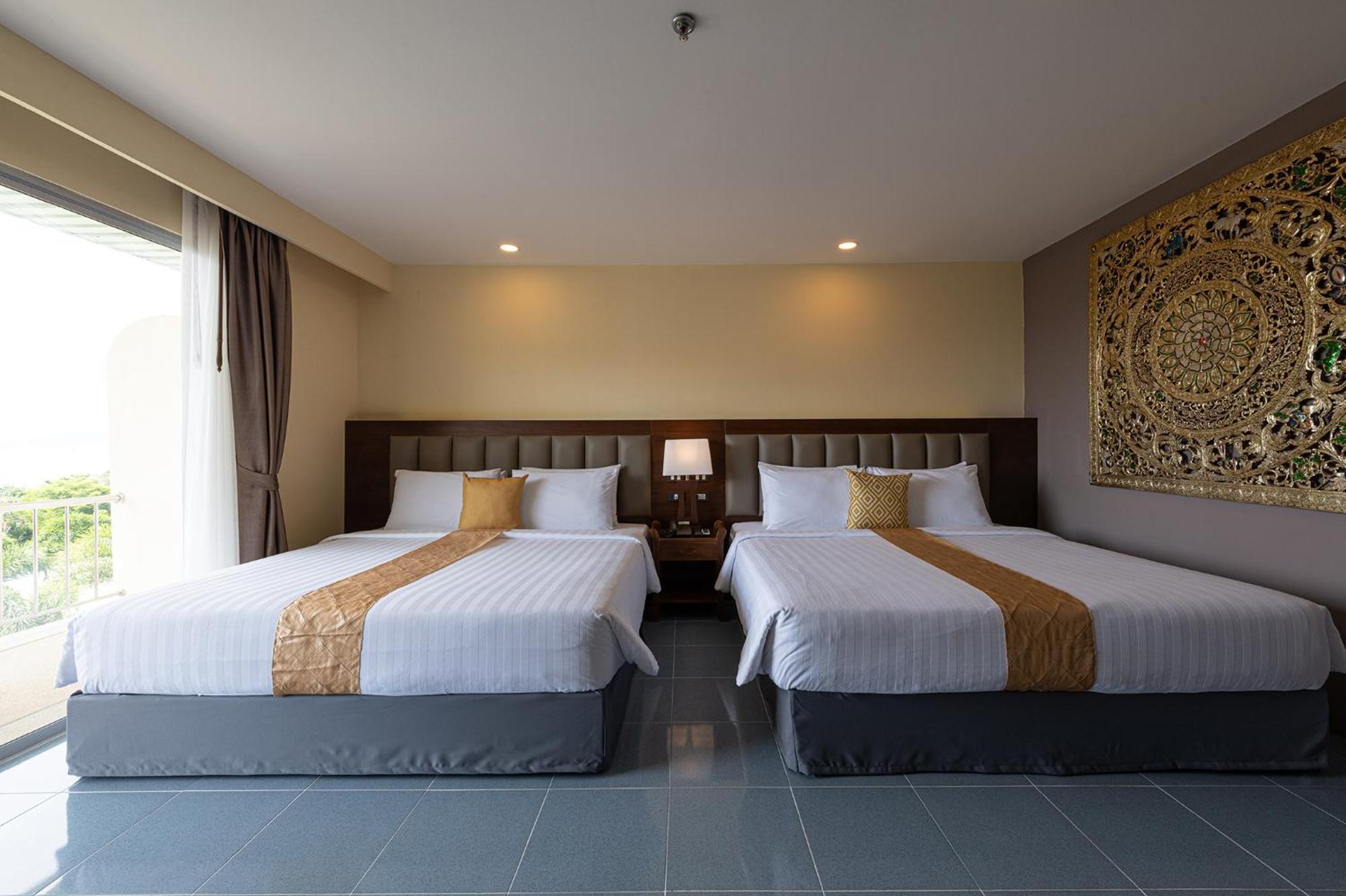Blue Beach Grand Resort And Spa In Chalong Phuket By Dayuu Ban Saiyuan 外观 照片