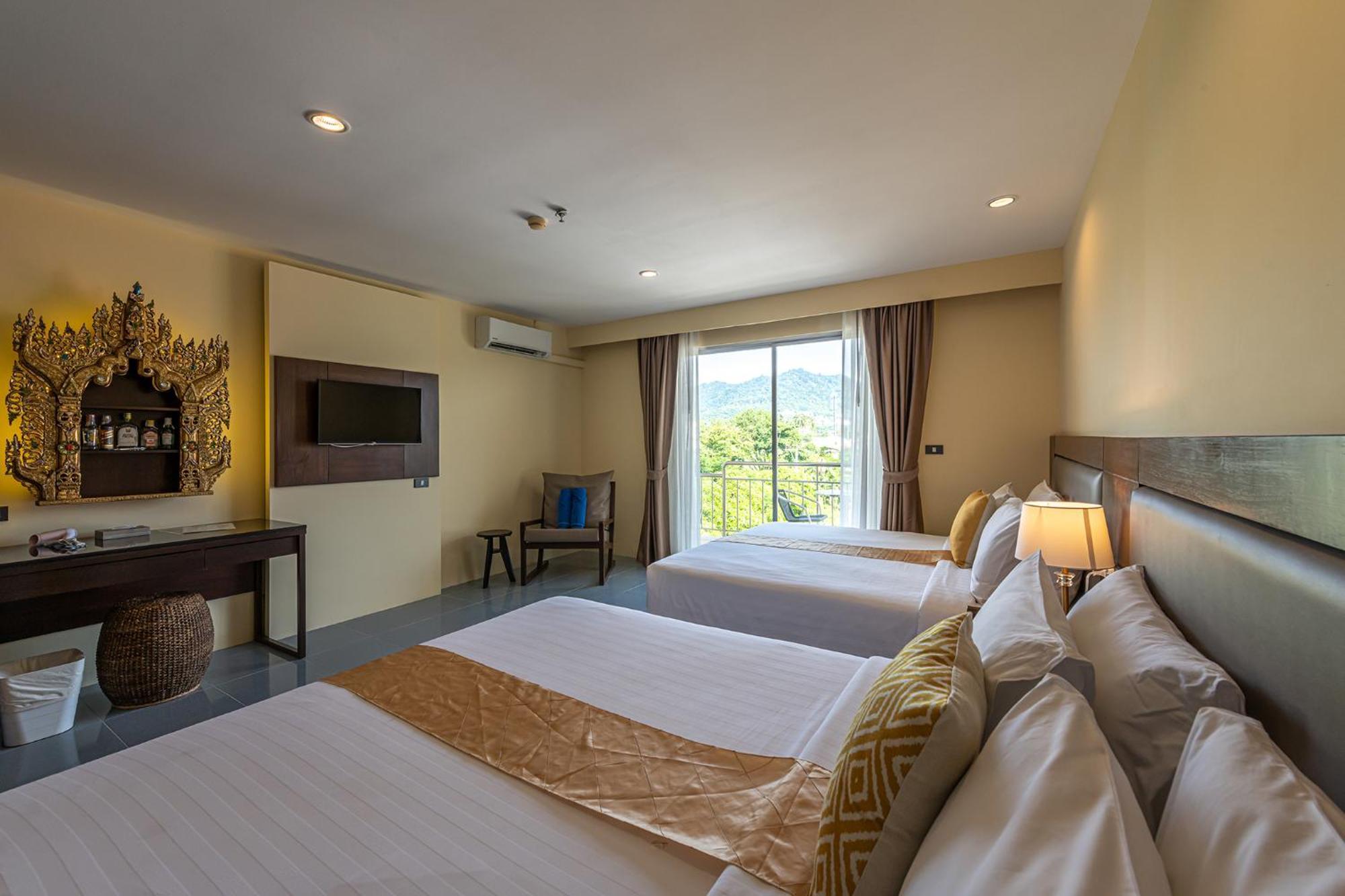 Blue Beach Grand Resort And Spa In Chalong Phuket By Dayuu Ban Saiyuan 外观 照片