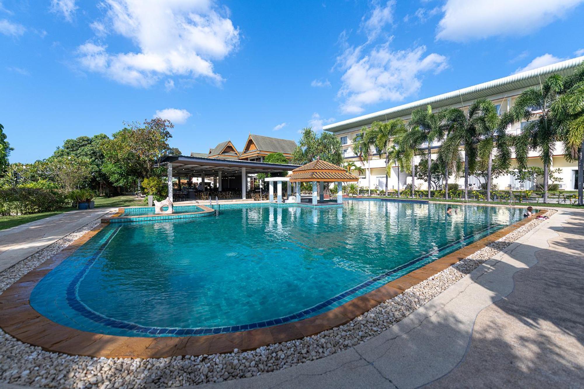 Blue Beach Grand Resort And Spa In Chalong Phuket By Dayuu Ban Saiyuan 外观 照片