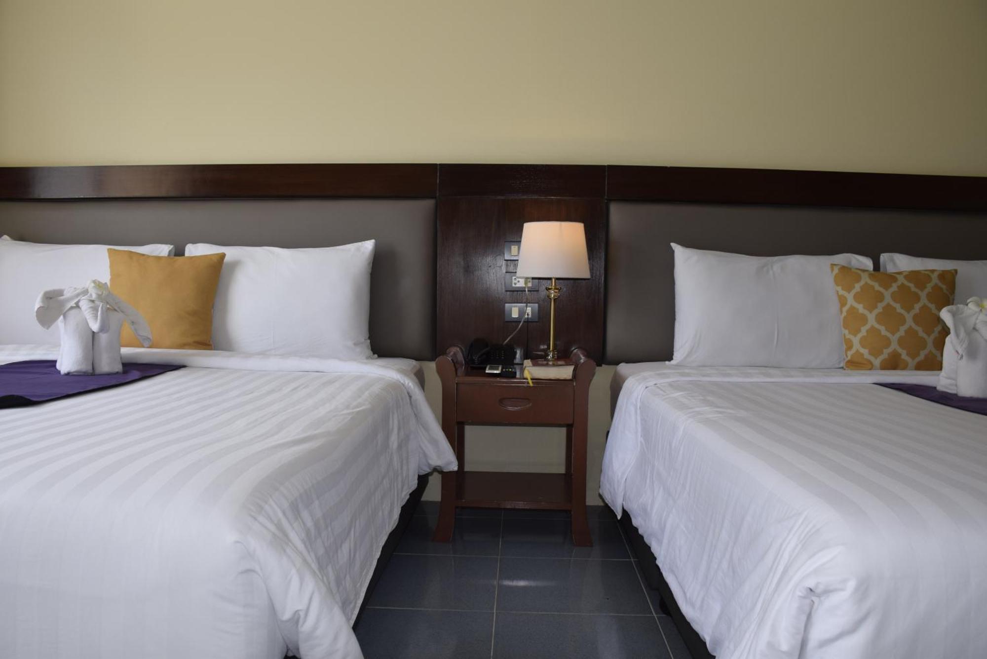 Blue Beach Grand Resort And Spa In Chalong Phuket By Dayuu Ban Saiyuan 外观 照片